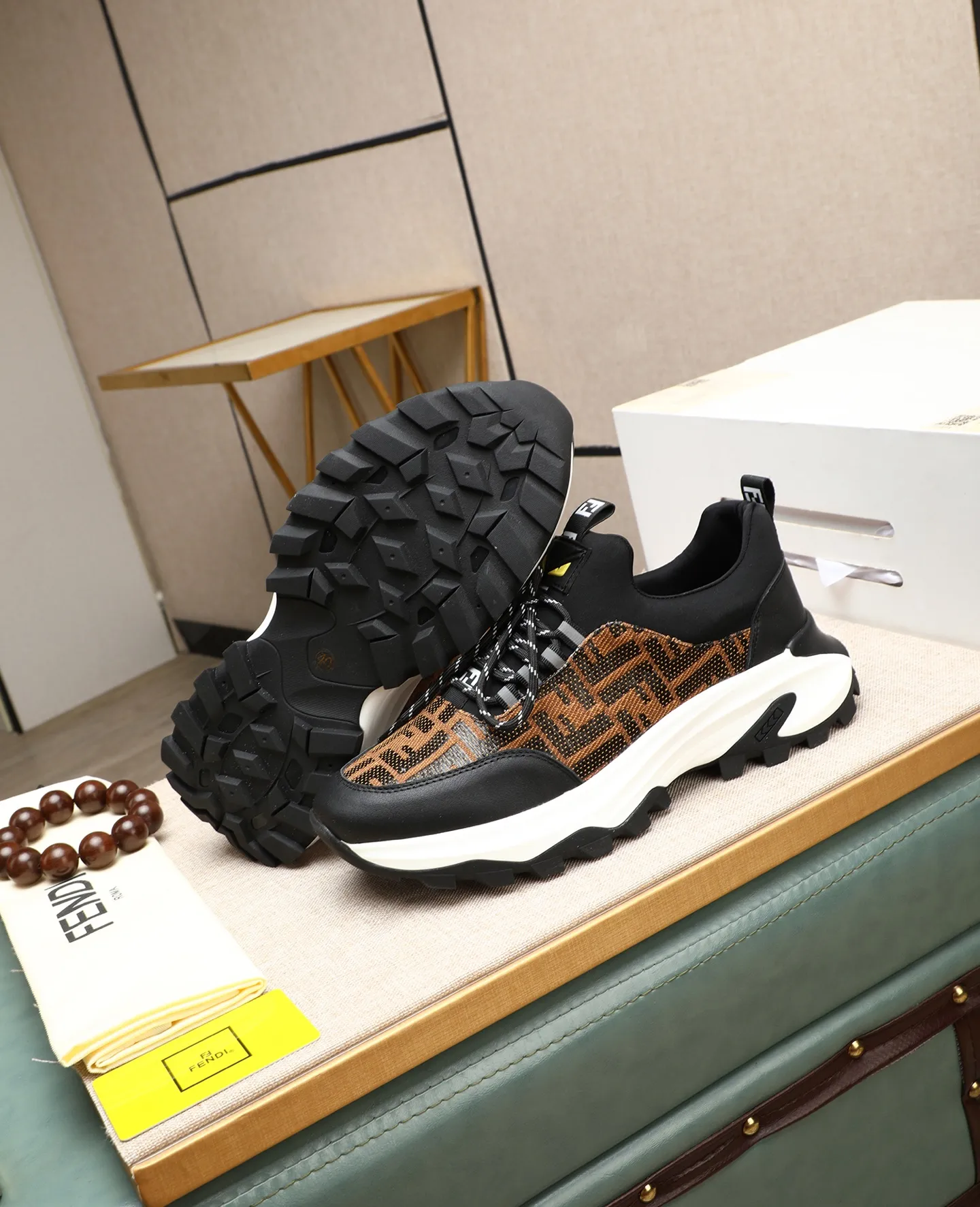 Men's shoes 💰460🕷🕷[FENDI] Fendi fashionable casual men's shoes 🇨🇳Original official website 1:1 model opening, new models are available first 💯Not high-profile but avant-garde, simple About low-key and fashionable, super versatile style 🌿 Made of original cowhide ➕ Pigskin lining 🎋 The version is comfortable on the feet, so rigorous for any small place, and the workmanship is first-class 🍍38-44 Large quantities in stock